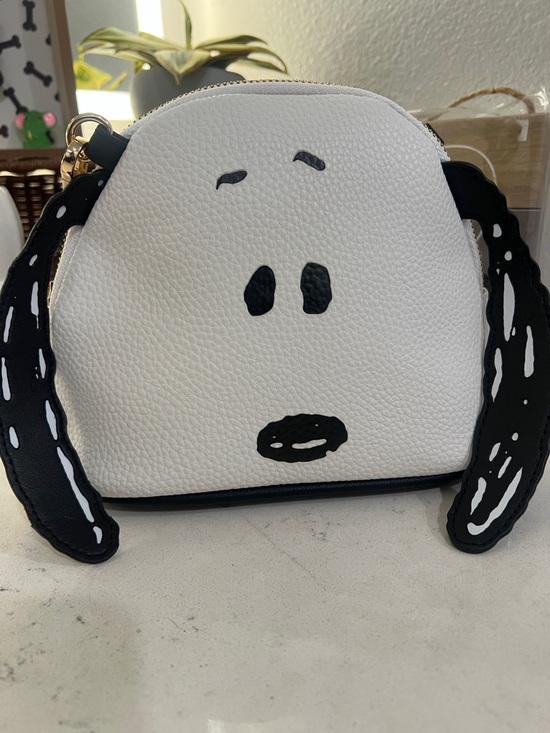 Peanuts Handbags - Peanuts White and Black Novelty Snoopy Crossbody Bag